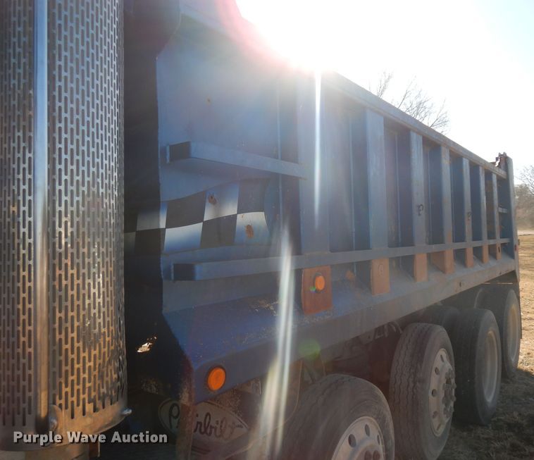 image for item GJ9086 1992 Peterbilt 378 dump truck