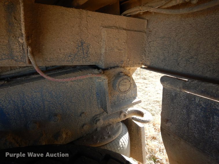 image for item GJ9086 1992 Peterbilt 378 dump truck