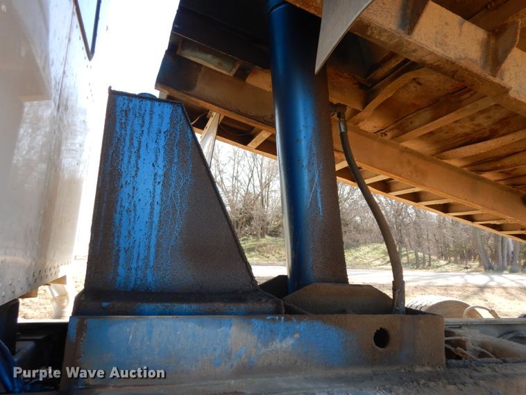 image for item GJ9086 1992 Peterbilt 378 dump truck