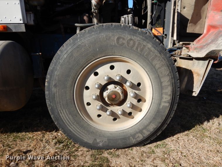 image for item GJ9086 1992 Peterbilt 378 dump truck