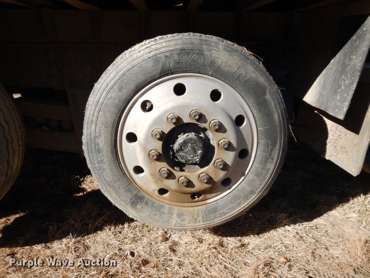 image for item GJ9086 1992 Peterbilt 378 dump truck