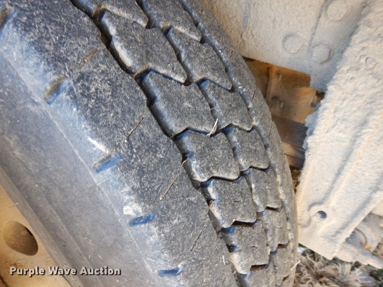 image for item GJ9086 1992 Peterbilt 378 dump truck