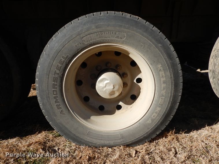 image for item GJ9086 1992 Peterbilt 378 dump truck