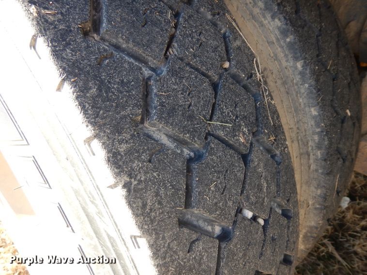 image for item GJ9086 1992 Peterbilt 378 dump truck