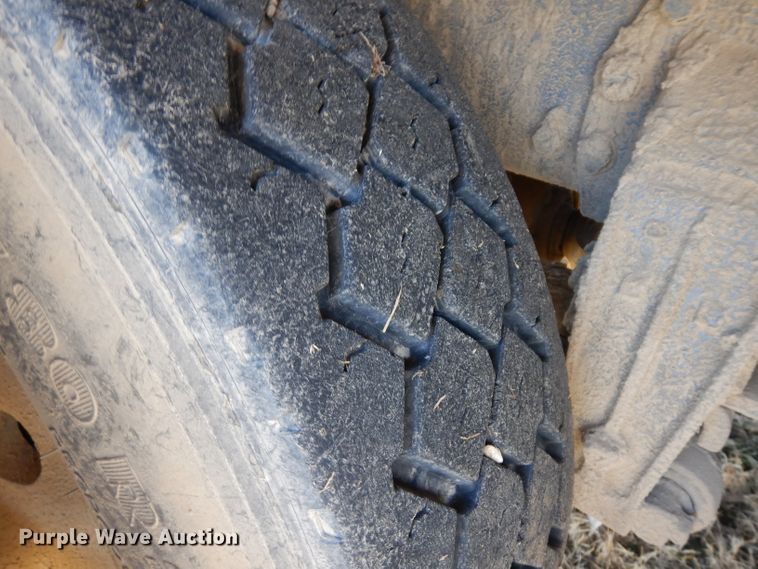 image for item GJ9086 1992 Peterbilt 378 dump truck