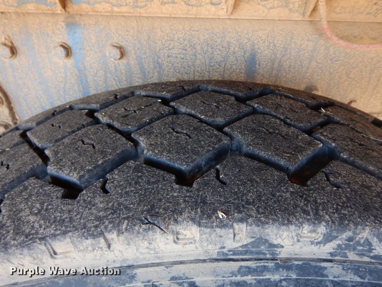 image for item GJ9086 1992 Peterbilt 378 dump truck