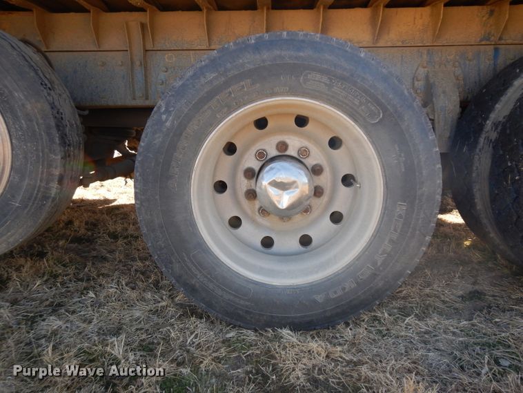 image for item GJ9086 1992 Peterbilt 378 dump truck