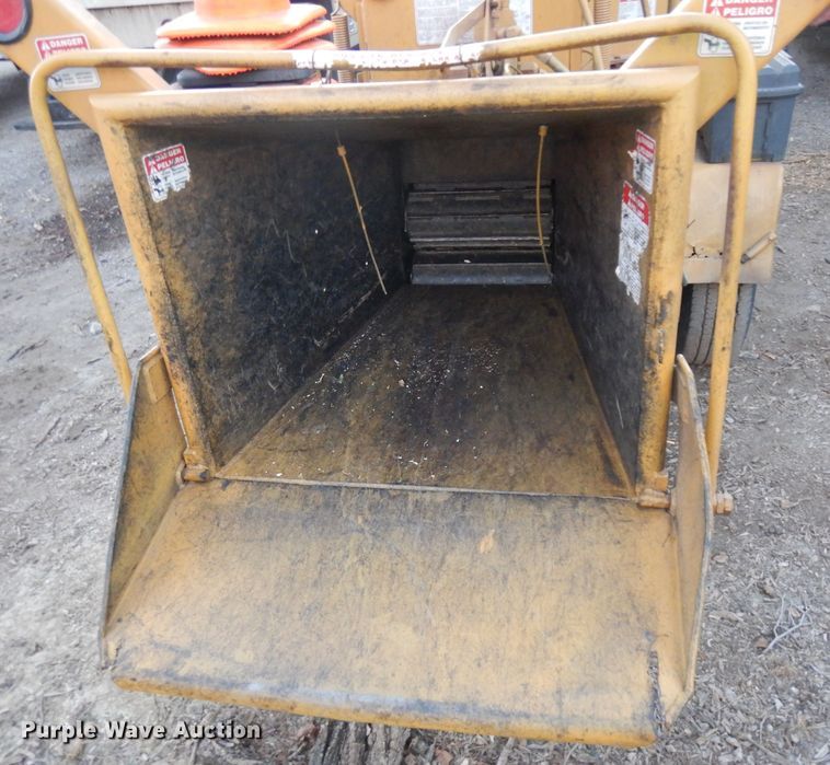 image for item GJ9133 Bandit 200XP wood chipper