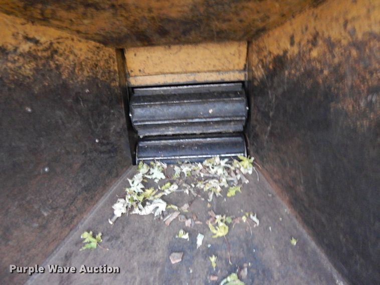 image for item GJ9134 Brush Bandit 200TXP wood chipper