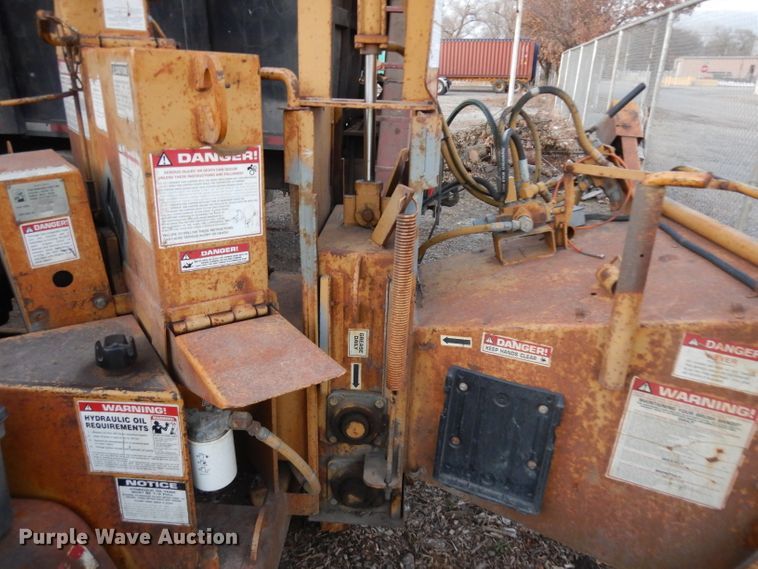 image for item GJ9134 Brush Bandit 200TXP wood chipper