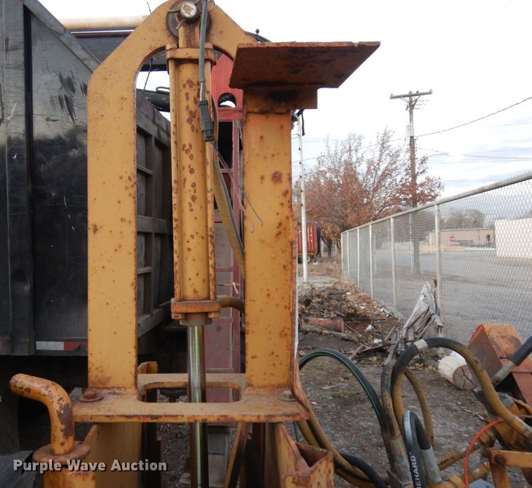 image for item GJ9134 Brush Bandit 200TXP wood chipper