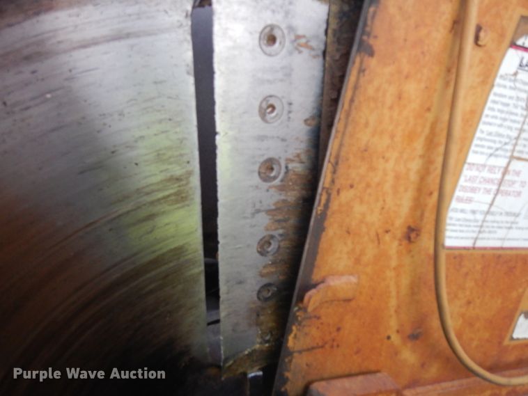 image for item GJ9134 Brush Bandit 200TXP wood chipper