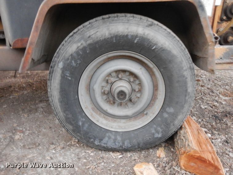 image for item GJ9134 Brush Bandit 200TXP wood chipper