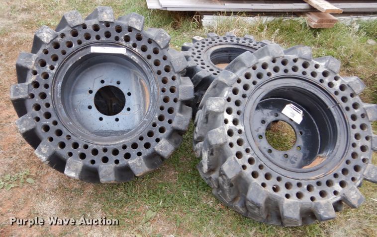 image for item FK9900 (4) 32.5x15-16 tires and wheels