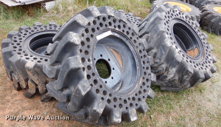 image for item FK9900 (4) 32.5x15-16 tires and wheels