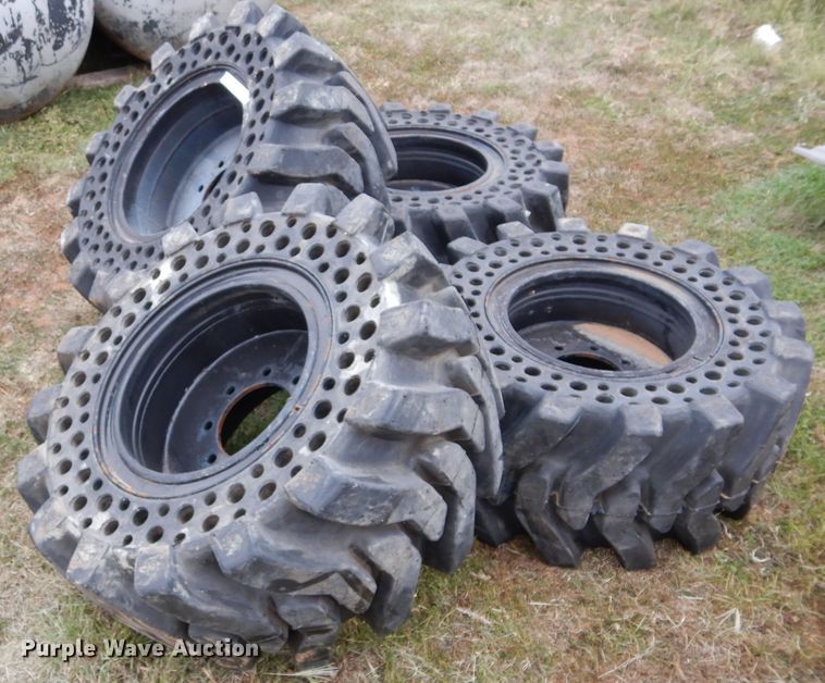 image for item FK9900 (4) 32.5x15-16 tires and wheels