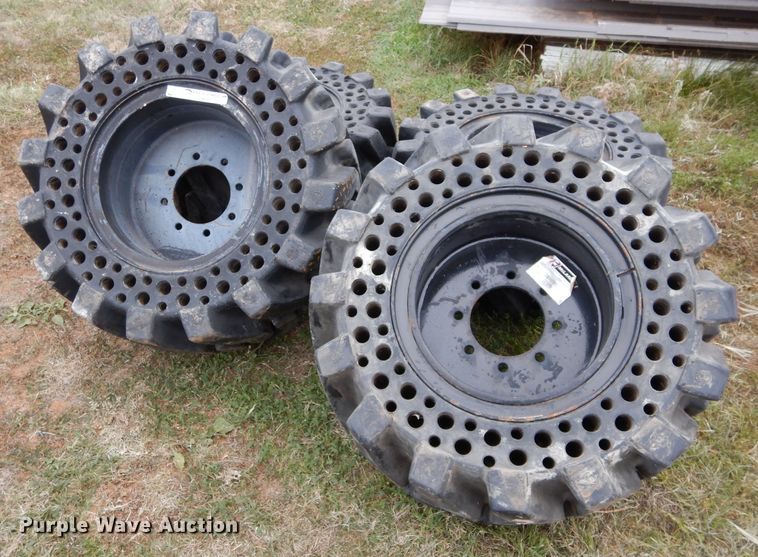 image for item FK9900 (4) 32.5x15-16 tires and wheels