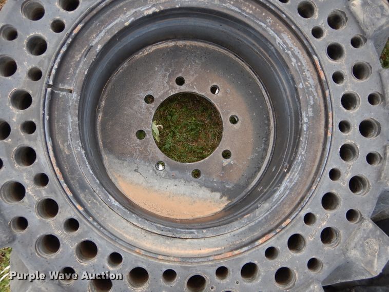 image for item FK9900 (4) 32.5x15-16 tires and wheels