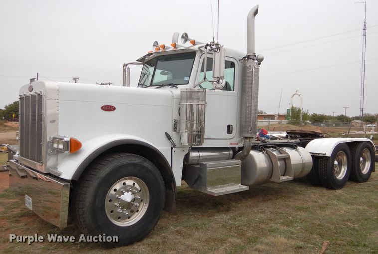 image for item FK9907 2007 Peterbilt 379 EXHD semi truck