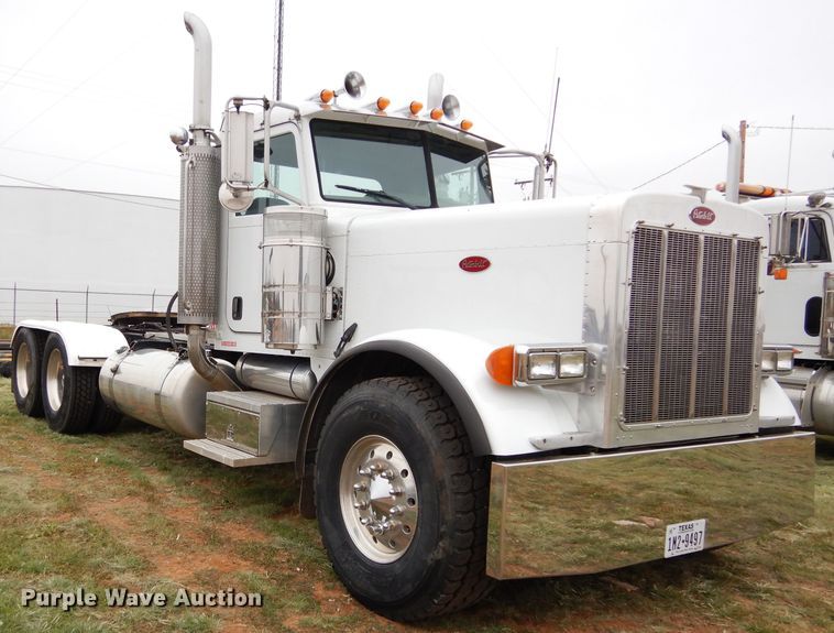 image for item FK9907 2007 Peterbilt 379 EXHD semi truck