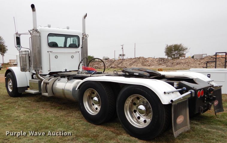 image for item FK9907 2007 Peterbilt 379 EXHD semi truck