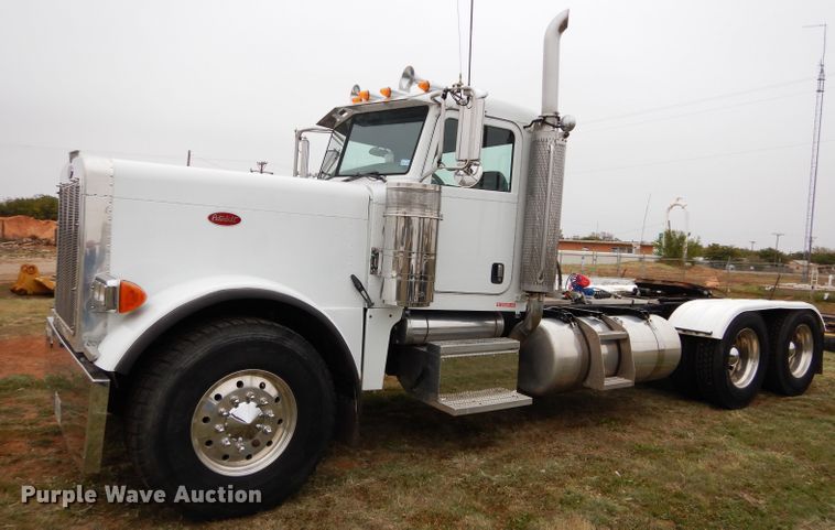 image for item FK9907 2007 Peterbilt 379 EXHD semi truck