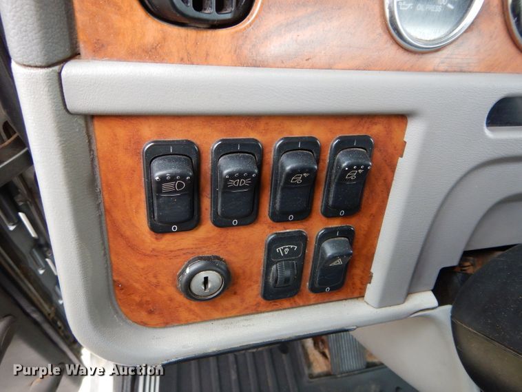 image for item FK9907 2007 Peterbilt 379 EXHD semi truck