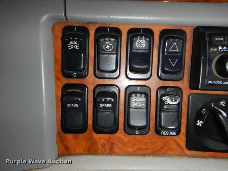 image for item FK9907 2007 Peterbilt 379 EXHD semi truck