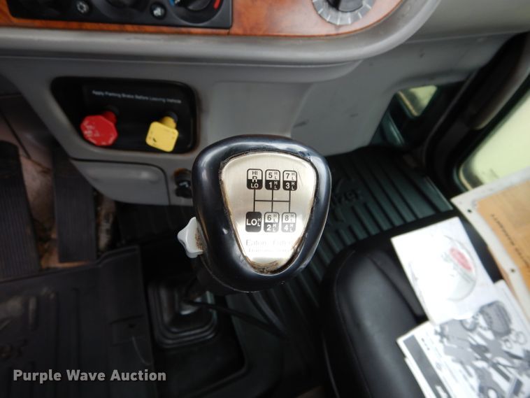 image for item FK9907 2007 Peterbilt 379 EXHD semi truck