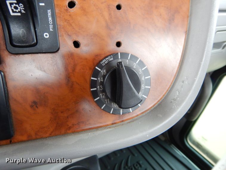 image for item FK9907 2007 Peterbilt 379 EXHD semi truck