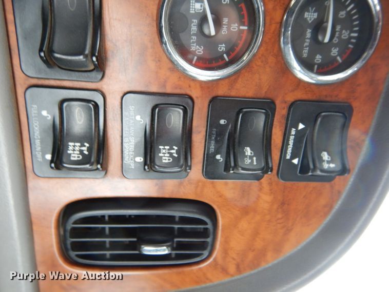 image for item FK9907 2007 Peterbilt 379 EXHD semi truck