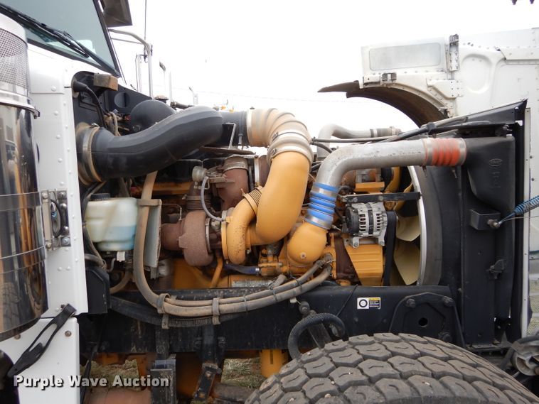 image for item FK9907 2007 Peterbilt 379 EXHD semi truck