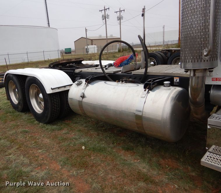 image for item FK9907 2007 Peterbilt 379 EXHD semi truck