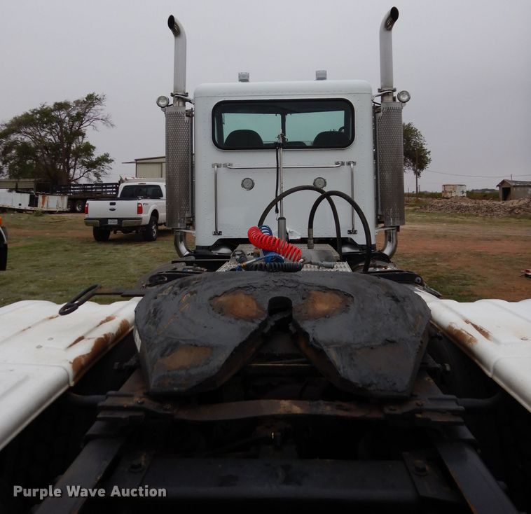 image for item FK9907 2007 Peterbilt 379 EXHD semi truck