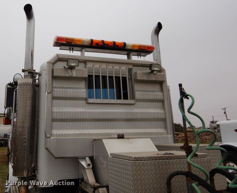 image for item FK9907 2007 Peterbilt 379 EXHD semi truck