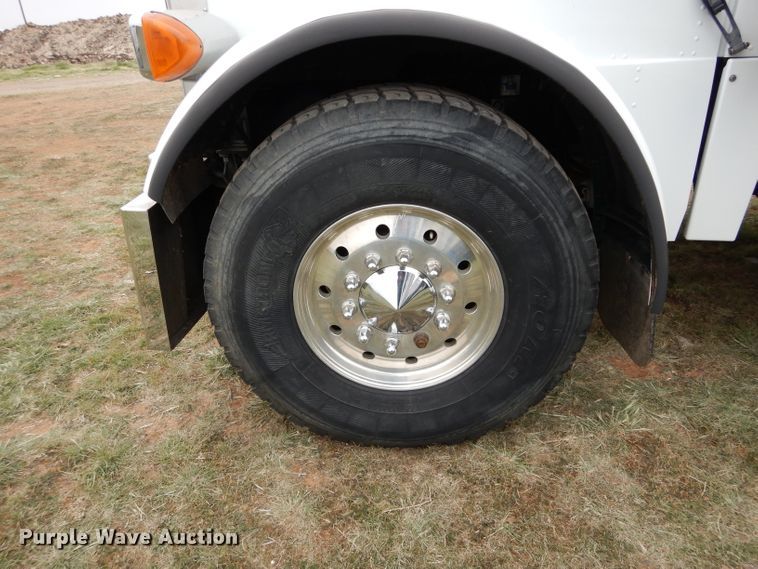 image for item FK9907 2007 Peterbilt 379 EXHD semi truck