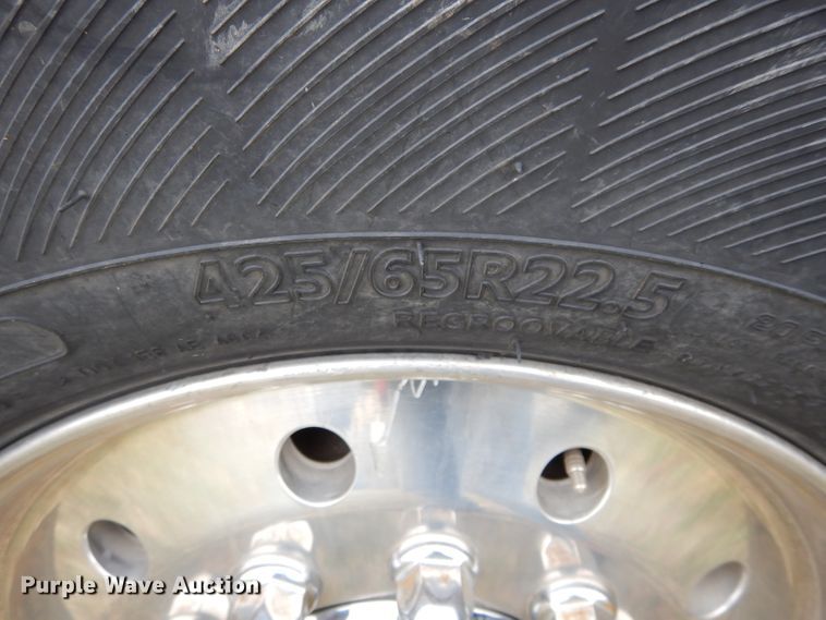 image for item FK9907 2007 Peterbilt 379 EXHD semi truck