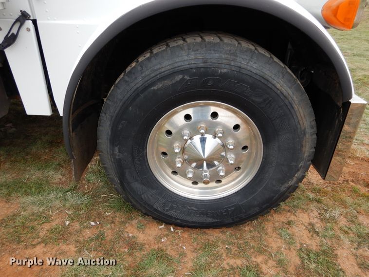 image for item FK9907 2007 Peterbilt 379 EXHD semi truck