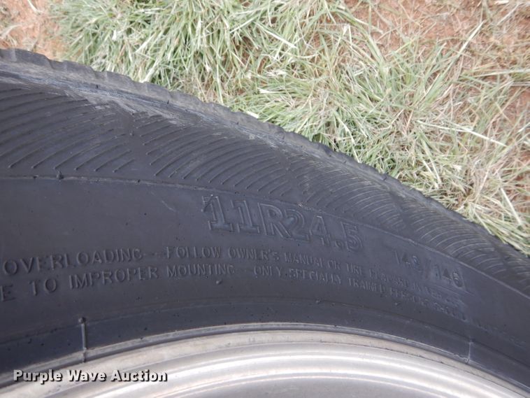 image for item FK9907 2007 Peterbilt 379 EXHD semi truck