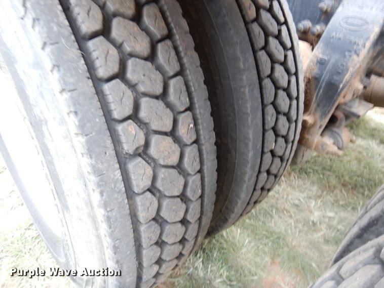 image for item FK9907 2007 Peterbilt 379 EXHD semi truck