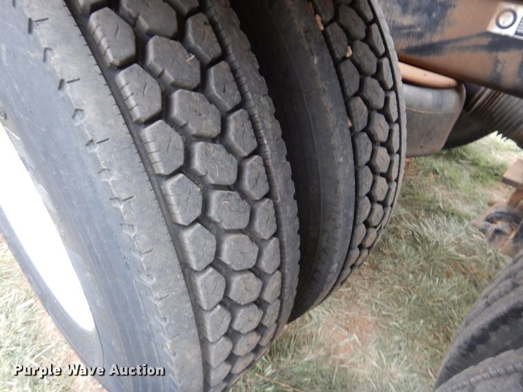 image for item FK9907 2007 Peterbilt 379 EXHD semi truck