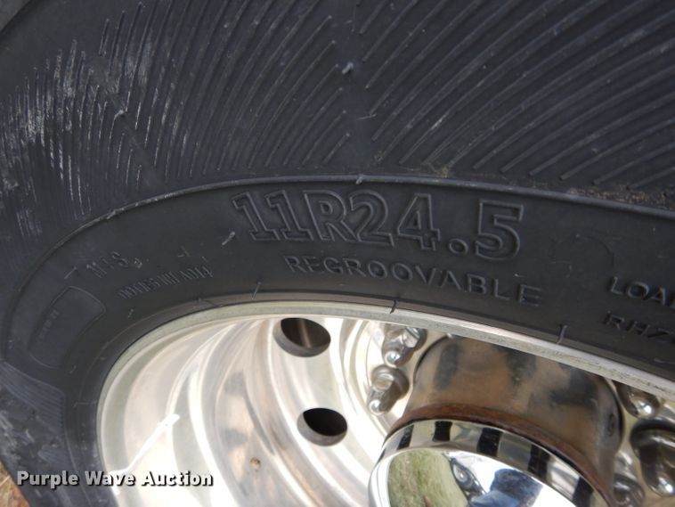 image for item FK9907 2007 Peterbilt 379 EXHD semi truck