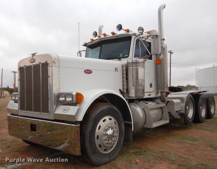 image for item FK9908 2001 Peterbilt 379 EXHD semi truck