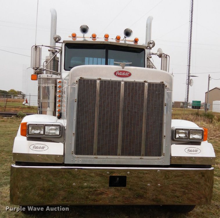 image for item FK9908 2001 Peterbilt 379 EXHD semi truck