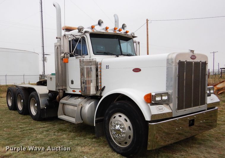 image for item FK9908 2001 Peterbilt 379 EXHD semi truck