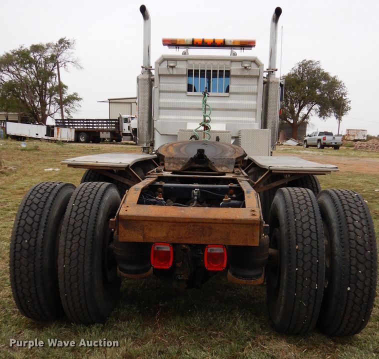 image for item FK9908 2001 Peterbilt 379 EXHD semi truck