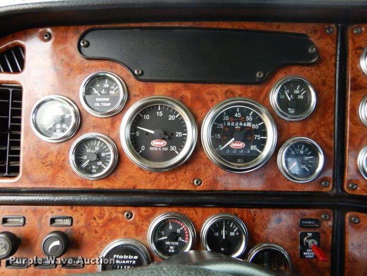 image for item FK9908 2001 Peterbilt 379 EXHD semi truck