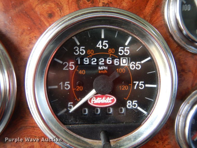 image for item FK9908 2001 Peterbilt 379 EXHD semi truck