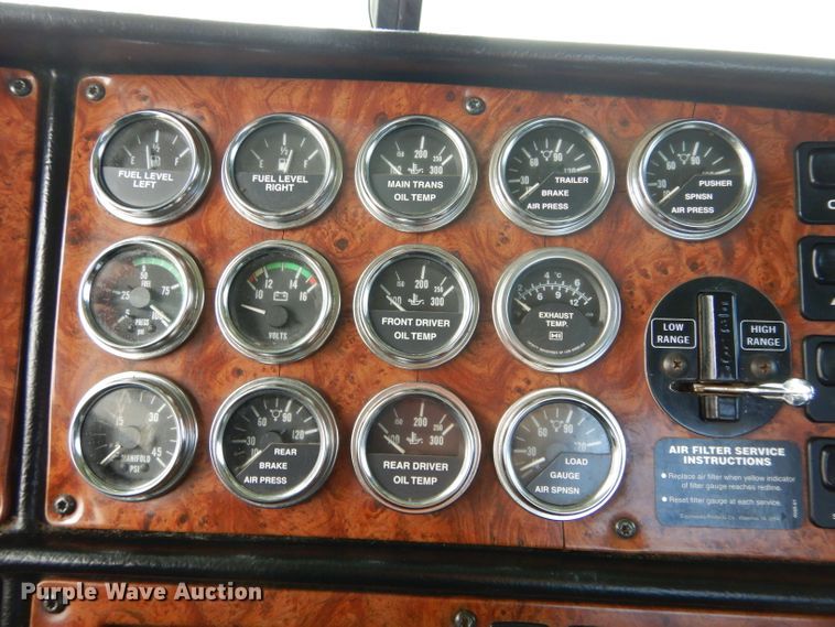 image for item FK9908 2001 Peterbilt 379 EXHD semi truck