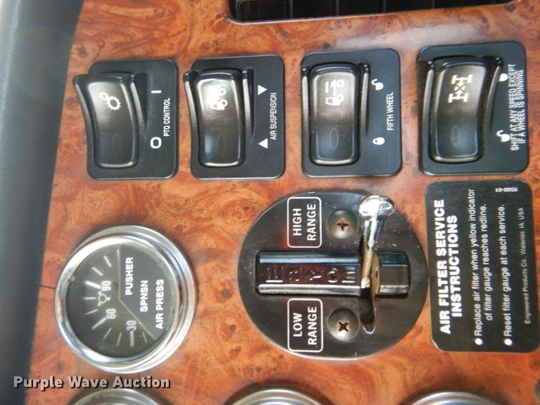 image for item FK9908 2001 Peterbilt 379 EXHD semi truck